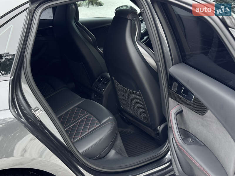 Седан Audi S4 2022 в Киеве