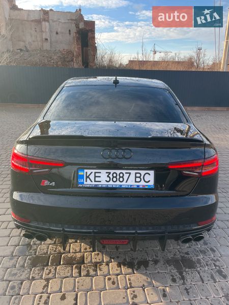 Седан Audi S4 2018 в Кривому Розі