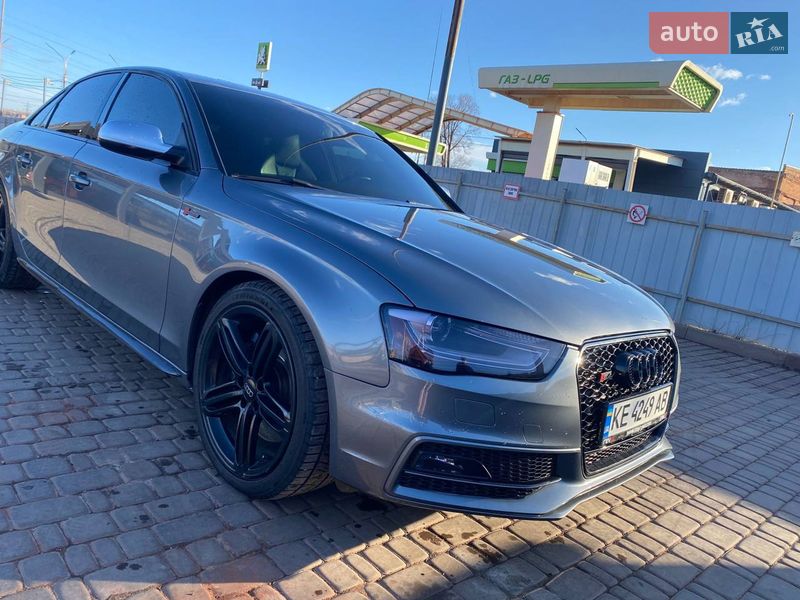Седан Audi S4 2013 в Кривому Розі