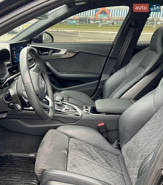 Седан Audi S4 2022 в Киеве