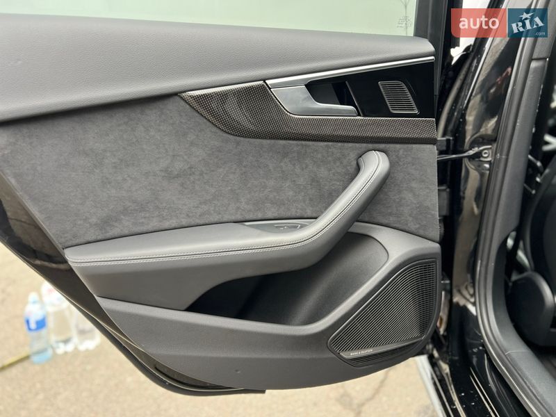 Седан Audi S4 2022 в Киеве