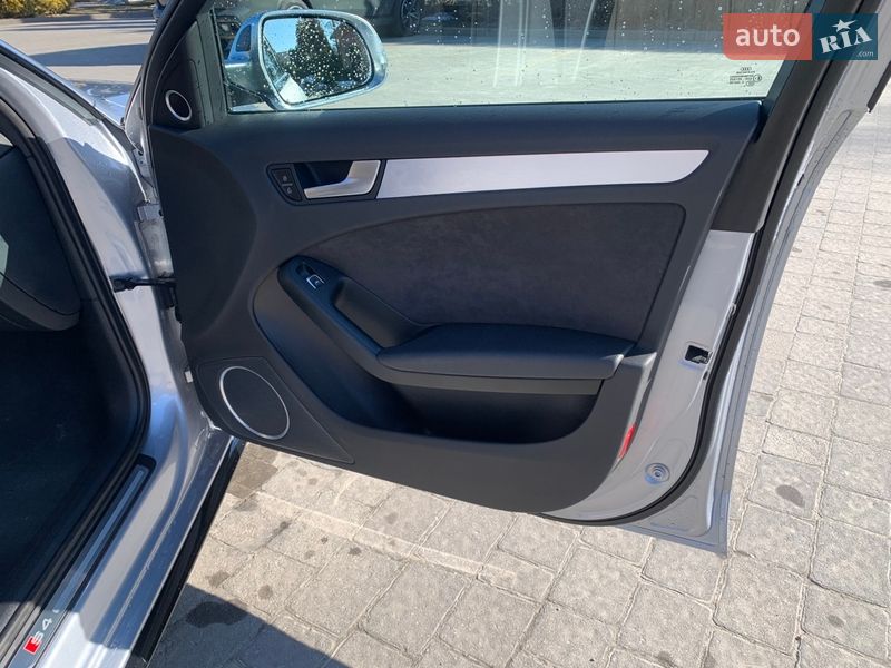 Седан Audi S4 2014 в Львове