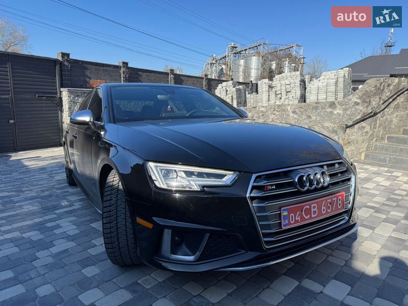 Седан Audi S4 2018 в Днепре
