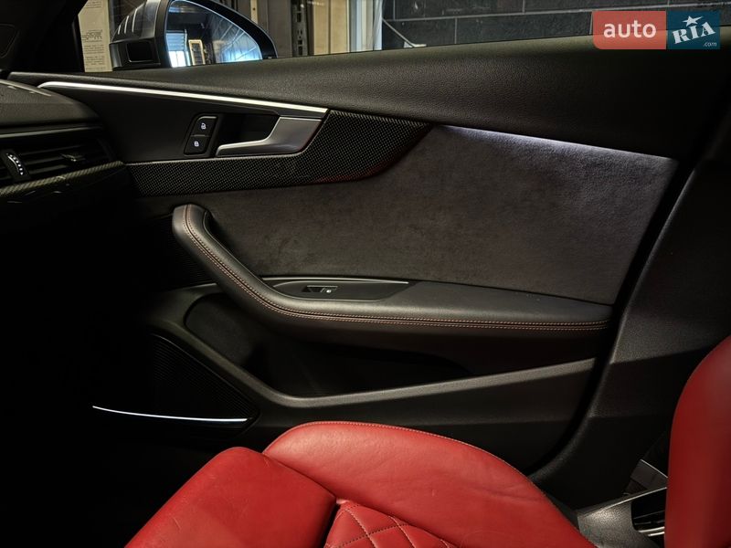 Седан Audi S4 2018 в Днепре