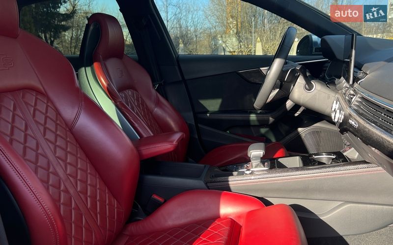 Седан Audi S4 2020 в Львові