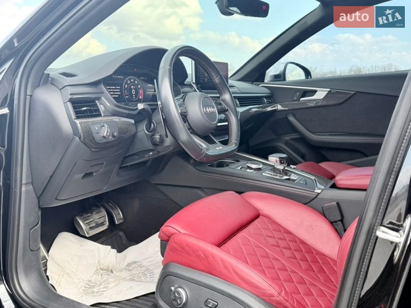 Седан Audi S4 2018 в Киеве