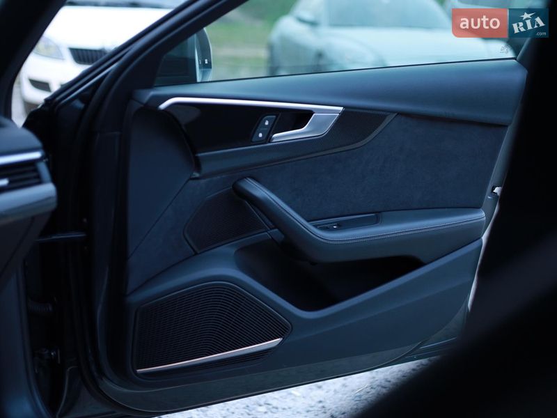 Седан Audi S4 2022 в Львове фото 29 Седан Audi S4 2022 в Львове