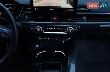 Седан Audi S4 2022 в Львове