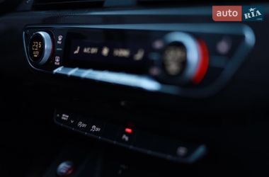 Седан Audi S4 2022 в Львове