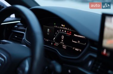 Седан Audi S4 2022 в Львове
