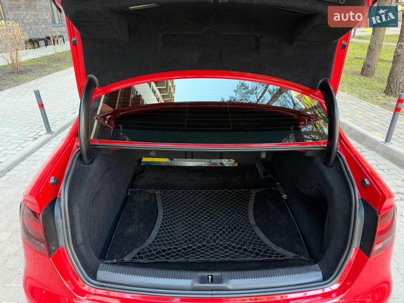 Седан Audi S4 2010 в Киеве