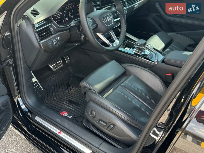 Седан Audi S4 2022 в Харькове