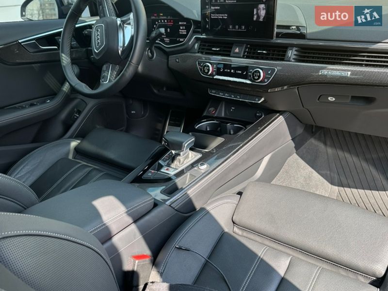 Седан Audi S4 2022 в Харькове