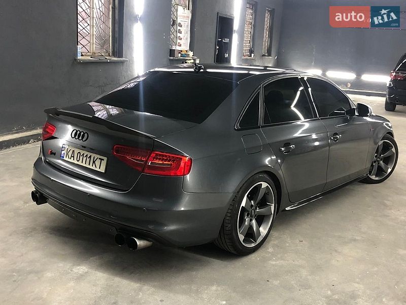 Седан Audi S4 2014 в Львове
