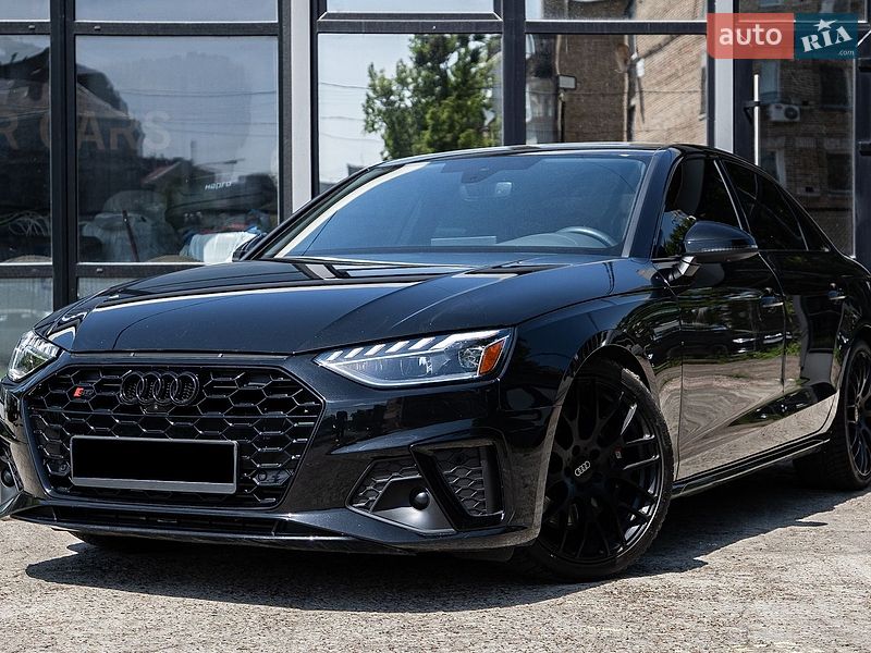 Седан Audi S4 2022 в Киеве