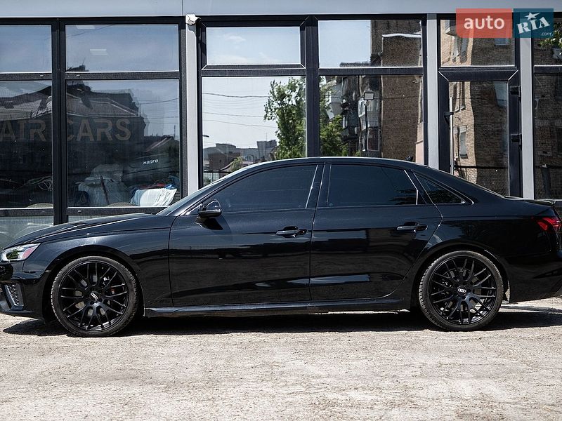Седан Audi S4 2022 в Киеве