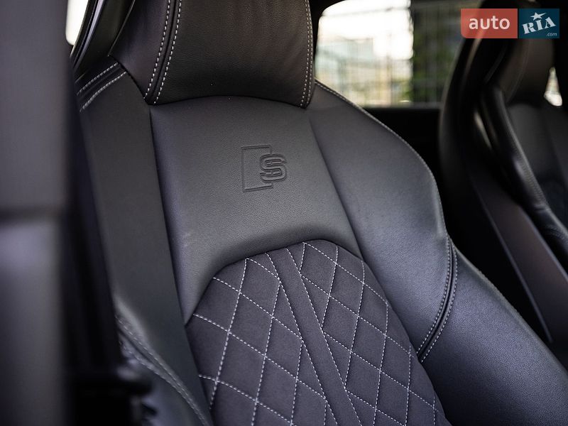 Седан Audi S4 2022 в Киеве