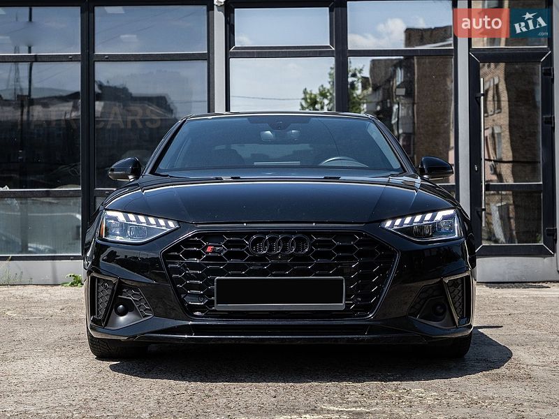 Седан Audi S4 2022 в Киеве