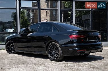 Седан Audi S4 2022 в Киеве