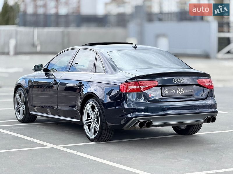 Седан Audi S4 2014 в Киеве