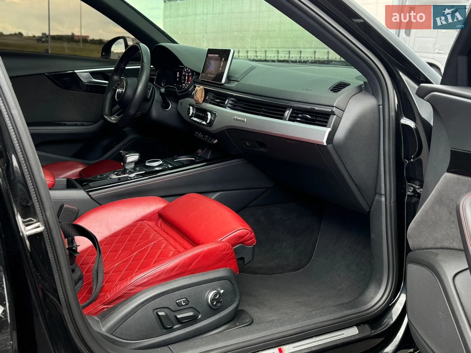 2017 Audi S4 - мініатюра 53