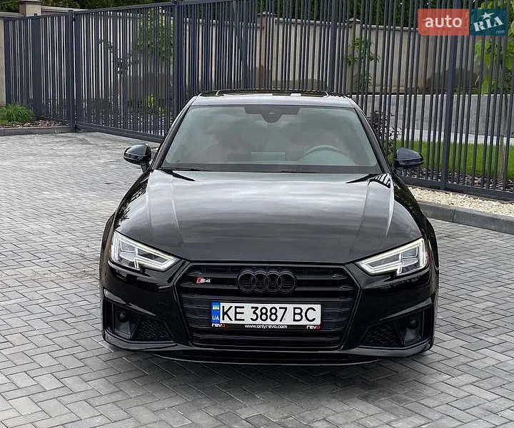 Audi S4