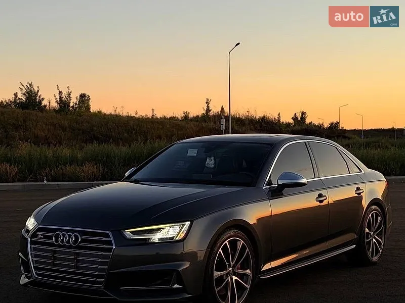 Audi S4