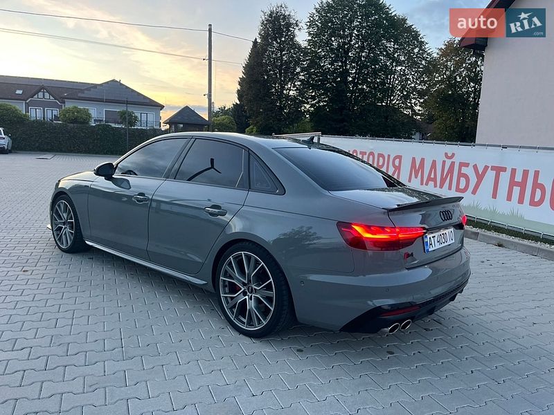 Седан Audi S4 2022 в Ивано-Франковске