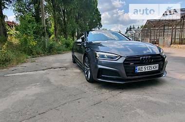 Седан Audi S5 2017 в 