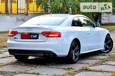 Купе Audi S5 2009 в Киеве