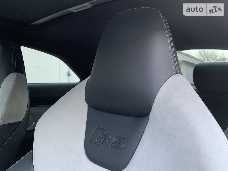 Купе Audi S5 2015 в Киеве