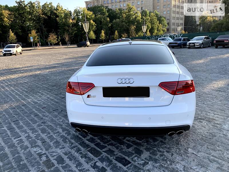Купе Audi S5 2015 в Киеве