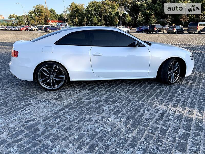 Купе Audi S5 2015 в Киеве