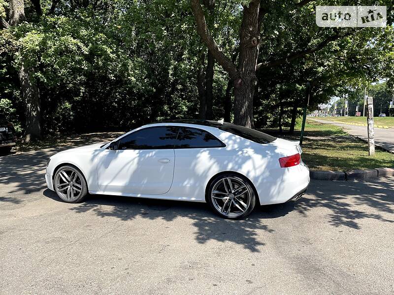 Купе Audi S5 2015 в Киеве