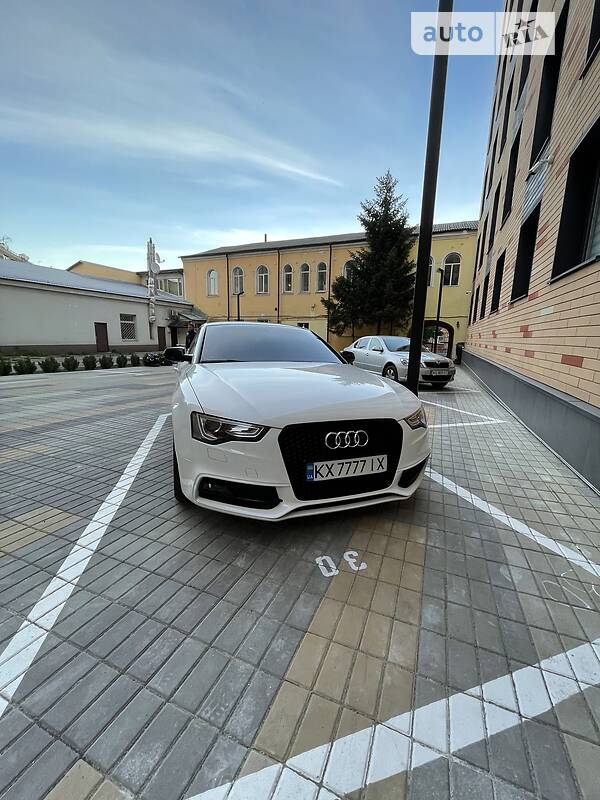 Купе Audi S5 2015 в Киеве