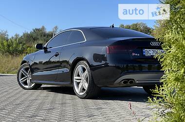 Купе Audi S5 2011 в Львове