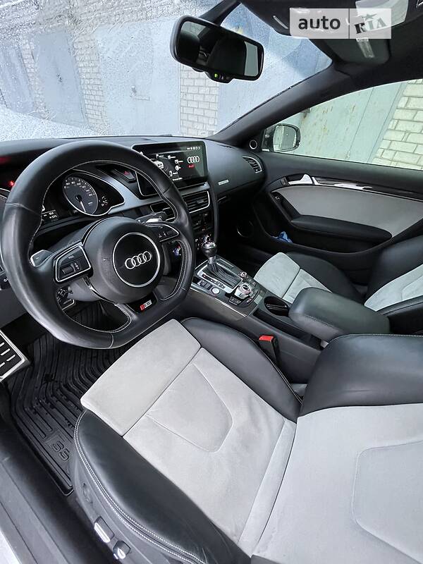 Купе Audi S5 2015 в Киеве