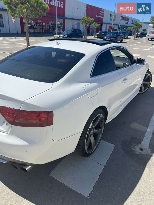 Купе Audi S5 2010 в Киеве