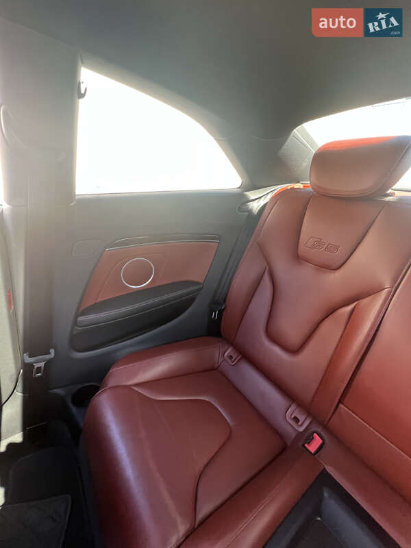 Купе Audi S5 2010 в Киеве