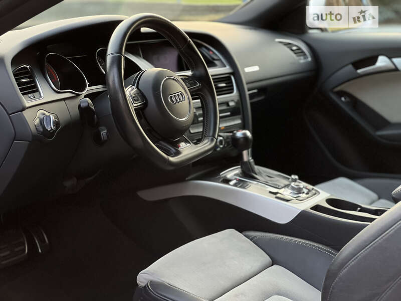 Купе Audi S5 2012 в Києві