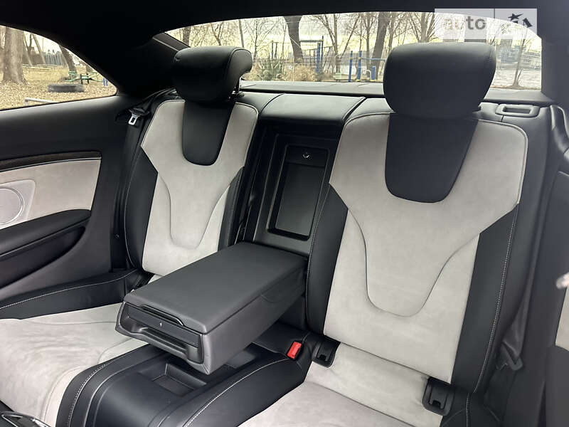 Купе Audi S5 2015 в Дніпрі