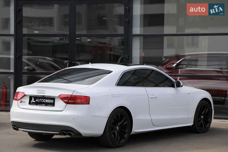 Купе Audi S5 2010 в Харькове