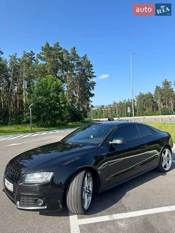 Купе Audi S5 2010 в Киеве