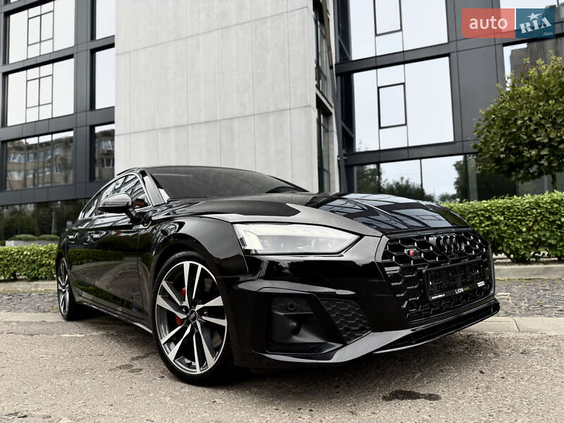 Купе Audi S5 2022 в Львове