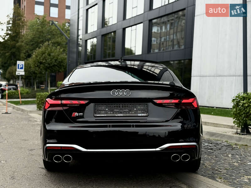 Купе Audi S5 2022 в Львове