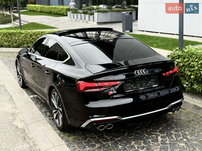 Купе Audi S5 2022 в Львове