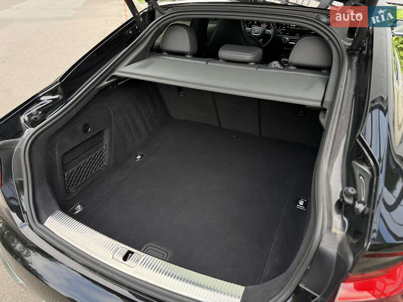 Купе Audi S5 2022 в Львове