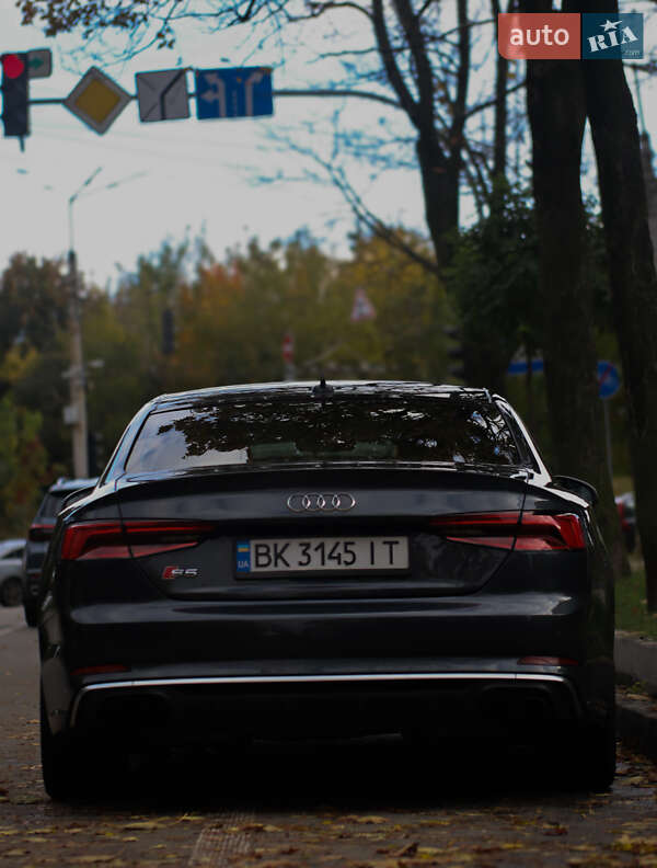 Купе Audi S5 2017 в Киеве