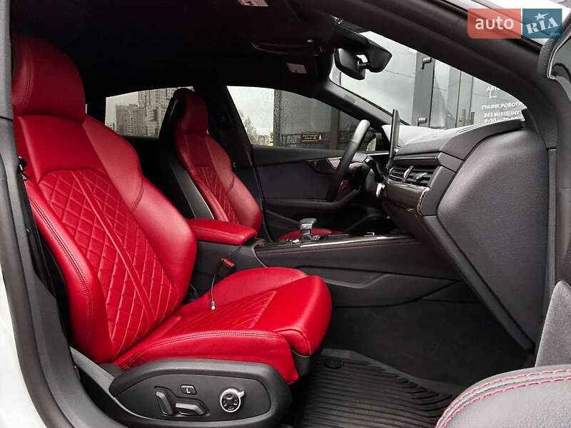 Лифтбек Audi S5 2024 в Киеве