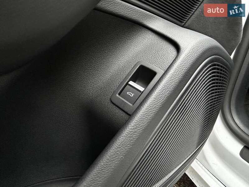 Лифтбек Audi S5 2024 в Киеве